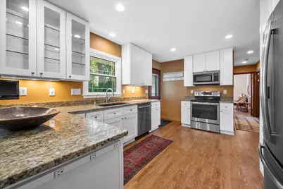 1077  Christopher Ct, Oconomowoc, WI 53066 - Photo 8