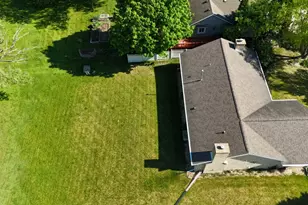 912 Edgewater Ct, Watertown, WI 53098 - Photo 20