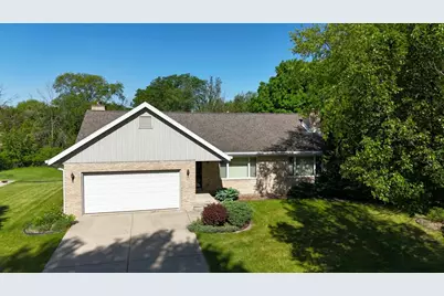 912  Edgewater Ct, Watertown, WI 53098 - Photo 18