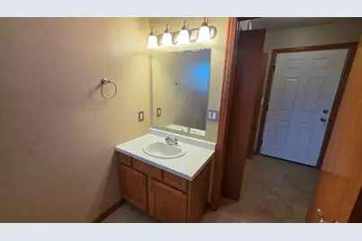 4725  Fox Grove Rd, Sheboygan, WI 53081 - Photo 12