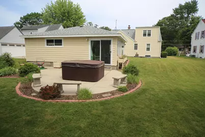 305  North Ave, Hartland, WI 53029 - Photo 8