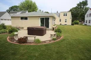 305 North Ave, Hartland, WI 53029 - Photo 8