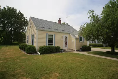 305  North Ave, Hartland, WI 53029 - Photo 2