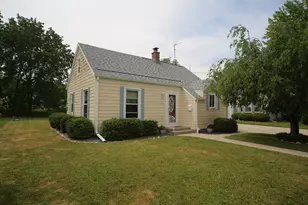 305 North Ave, Hartland, WI 53029 - Photo 2