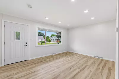 1211  Randolph St, Watertown, WI 53094 - Photo 6