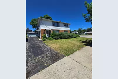 3971 N 98th St #3973, Milwaukee, WI 53222 - Photo 2