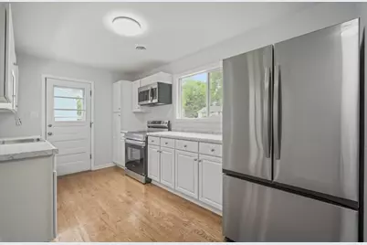 1745  Illinois St, Racine, WI 53405 - Photo 6