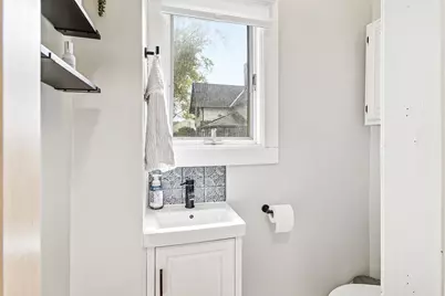 725 W South St, Oconomowoc, WI 53066 - Photo 14