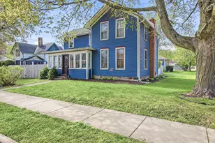 725 W South St, Oconomowoc, WI 53066 - Photo 1
