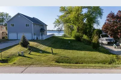 7427  Wind Lake Rd, Racine, WI 53185 - Photo 2