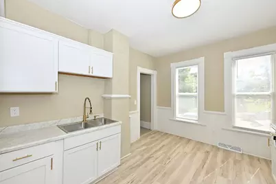 143 E Garfield Ave, Milwaukee, WI 53212 - Photo 14