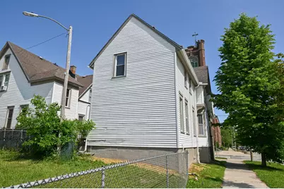 143 E Garfield Ave, Milwaukee, WI 53212 - Photo 24