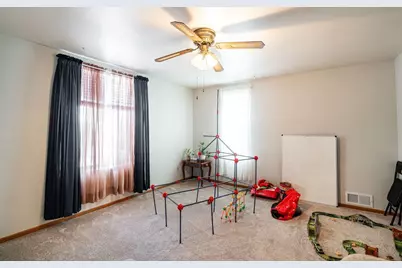 201 N 36th St, Milwaukee, WI 53208 - Photo 8