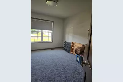5229  Briarwood Cir, Racine, WI 53402 - Photo 20