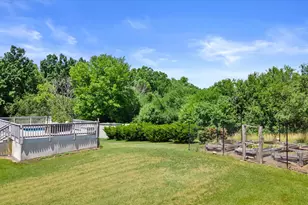 N2W29732 Blodwen Dr, Delafield, WI 53188 - Photo 18