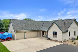 N2W29732 Blodwen Dr, Delafield, WI 53188 - Photo 10