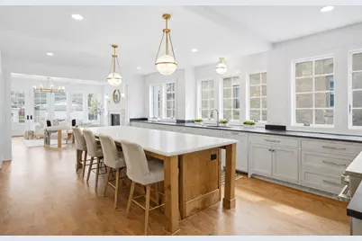 4840 N Larkin St, Whitefish Bay, WI 53217 - Photo 4