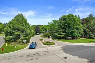 18575 Brookfield Lake Dr, Brookfield, WI 53045 - Photo 2