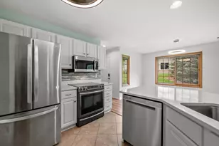 18575 Brookfield Lake Dr, Brookfield, WI 53045 - Photo 12
