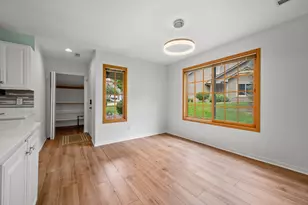 18575 Brookfield Lake Dr, Brookfield, WI 53045 - Photo 6