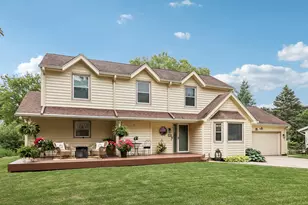 W61N840 Arbor Dr, Cedarburg, WI 53012 - Photo 1