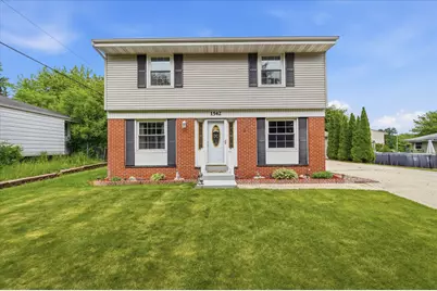 1542 N Lakeview Ave, Port Washington, WI 53074 - Photo 48