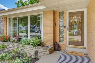 937 S 86th St, West Allis, WI 53214 - Photo 2