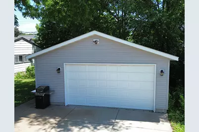 618  Sioux St, Winona, MN 55987 - Photo 2