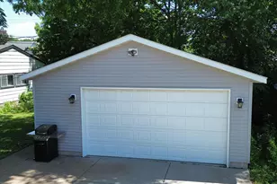 618 Sioux St, Winona, MN 55987 - Photo 2