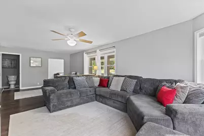 W244N4501  Swan Rd, Pewaukee, WI 53072 - Photo 6