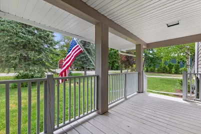 W244N4501  Swan Rd, Pewaukee, WI 53072 - Photo 2