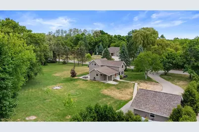 W244N4501  Swan Rd, Pewaukee, WI 53072 - Photo 32