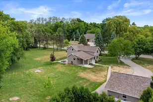 W244N4501 Swan Rd, Pewaukee, WI 53072 - Photo 32