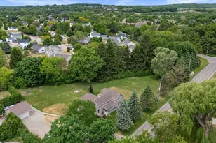 W244N4501 Swan Rd, Pewaukee, WI 53072 - Photo 36