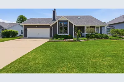 4199 W Hilltop Ln, Franklin, WI 53132 - Photo 2