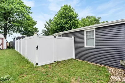 82  Falling Creek Cir, Janesville, WI 53548 - Photo 28