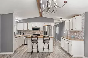 82 Falling Creek Cir, Janesville, WI 53548 - Photo 4