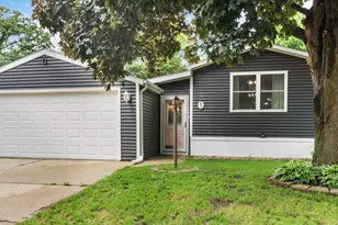 82 Falling Creek Cir, Janesville, WI 53548 - Photo 2