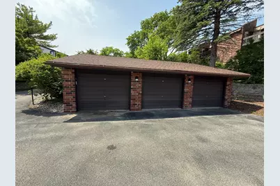 2220 W Good Hope Rd #21, Glendale, WI 53209 - Photo 16
