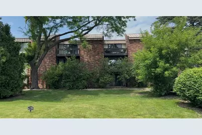 2220 W Good Hope Rd #21, Glendale, WI 53209 - Photo 1