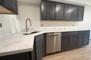 4134 N 104th St, Milwaukee, WI 53222 - Photo 8