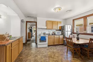 3161 S 11th St, Milwaukee, WI 53215 - Photo 24