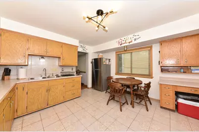8103 W Potomac Ave, Milwaukee, WI 53218 - Photo 12