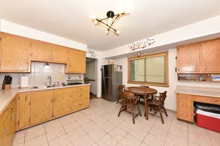 8103 W Potomac Ave, Milwaukee, WI 53218 - Photo 12