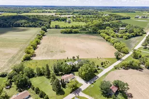 5651 Honey Creek Rd, Racine, WI 53120 - Photo 4