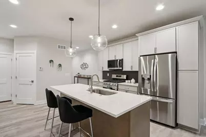 405  Falcon Ridge Dr #17, Burlington, WI 53105 - Photo 4