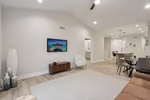 405 Falcon Ridge Dr, Burlington, WI 53105 - Photo 10