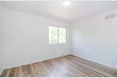 1410 S River Rd, New Berlin, WI 53151 - Photo 22