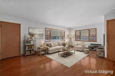 8748  Parkview Ct, Wauwatosa, WI 53226 - Photo 2