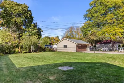 8748  Parkview Ct, Wauwatosa, WI 53226 - Photo 12